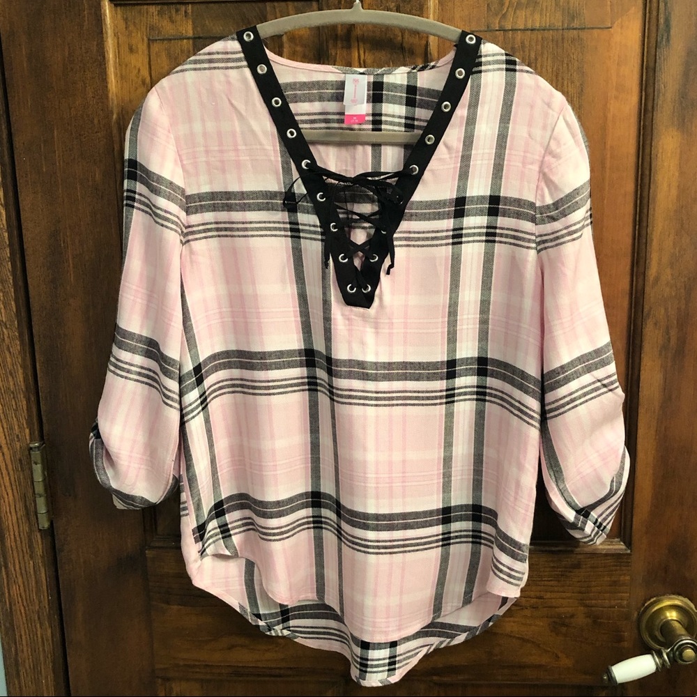 Junior No Boundaries M Pink and Black Plaid Top